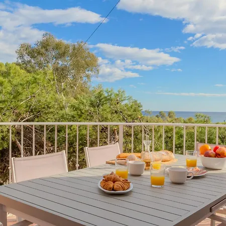 The Ocean Retreat - 30m Next To The Sea Holiday home *