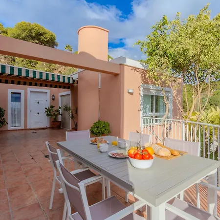 The Ocean Retreat - 30m Next To The Sea Holiday home