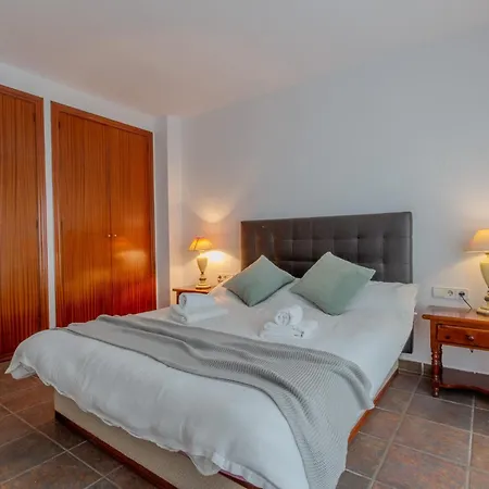The Ocean Retreat - 30m Next To The Sea Holiday home *